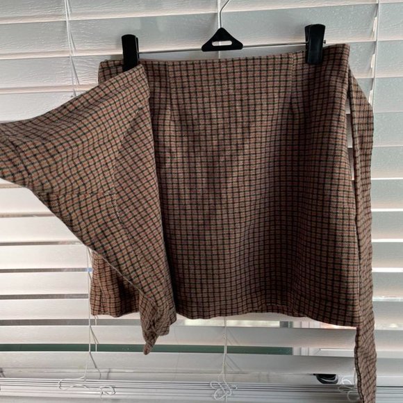 Aritzia Wilfred Wrap-Front Skirt size 4 - Picture 4 of 7